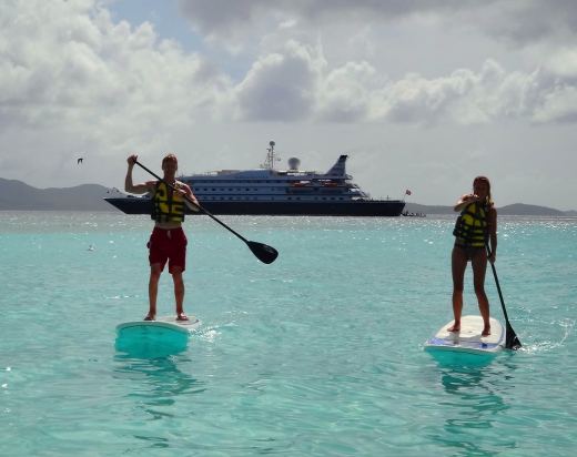 Paddleboard (SUP) s pádlom a vestou